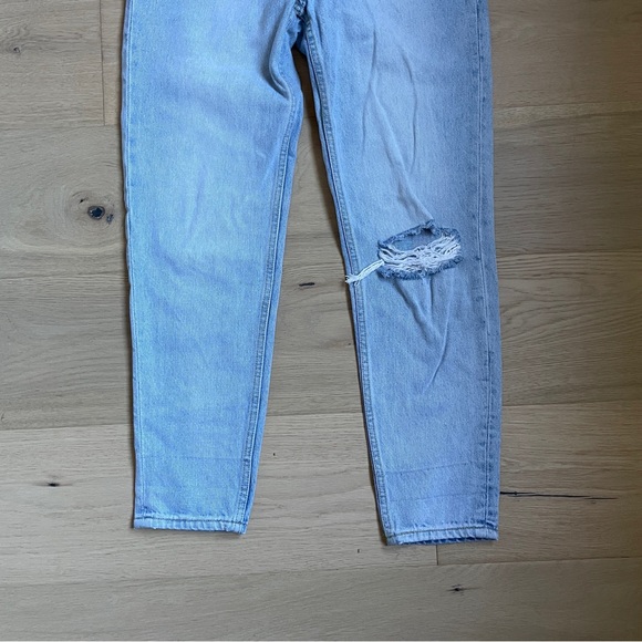 Levi’s Mom Jeans - Picture 4 of 7